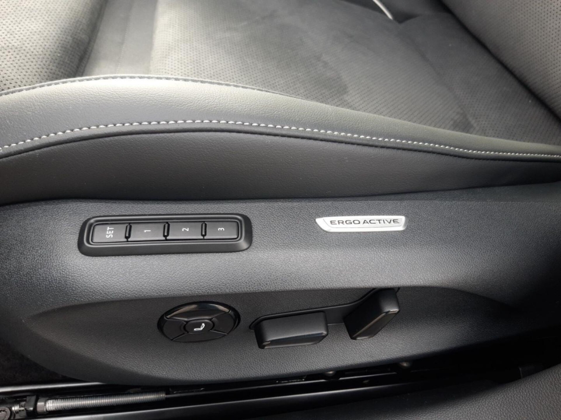 Volkswagen Passat Elegance