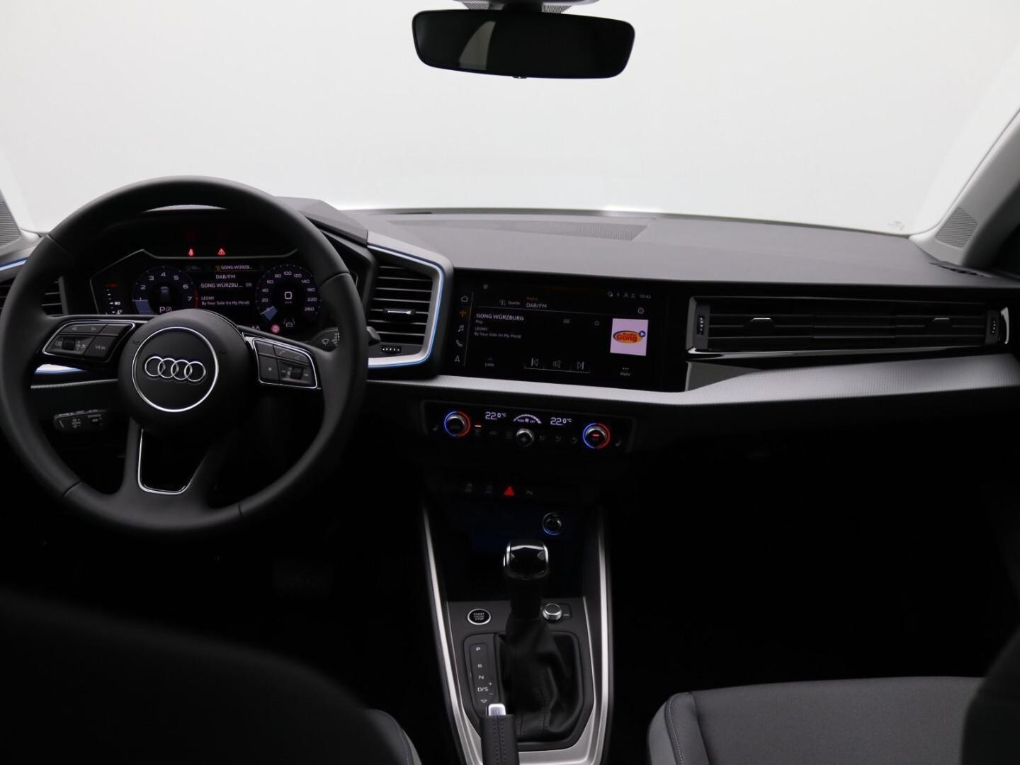 Bild über Audi A1 Sportback S line 35 TFSI S tronic - für weitere Informationen kontaktieren Sie den Audi Partner
