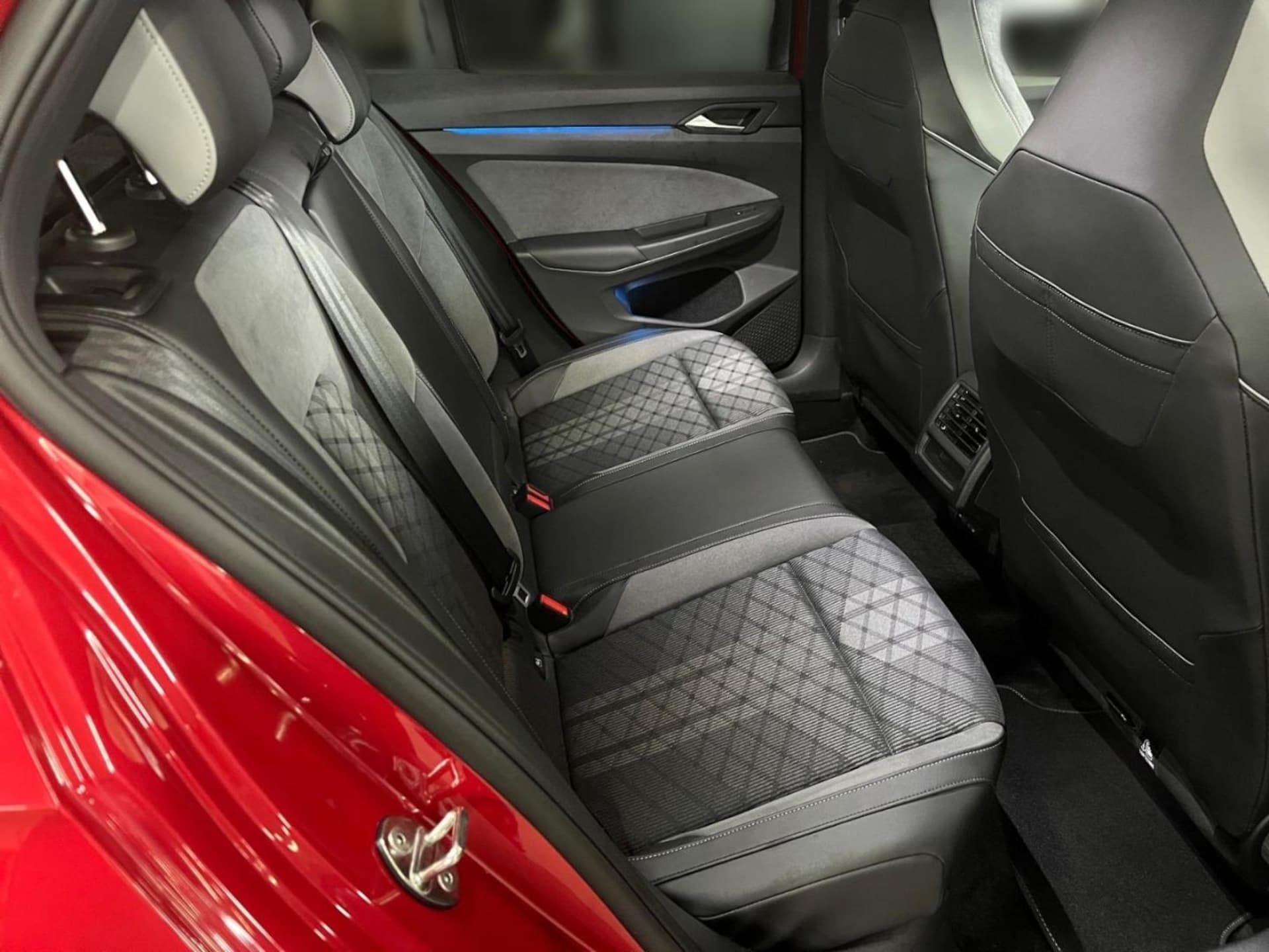 Volkswagen Golf R-Line