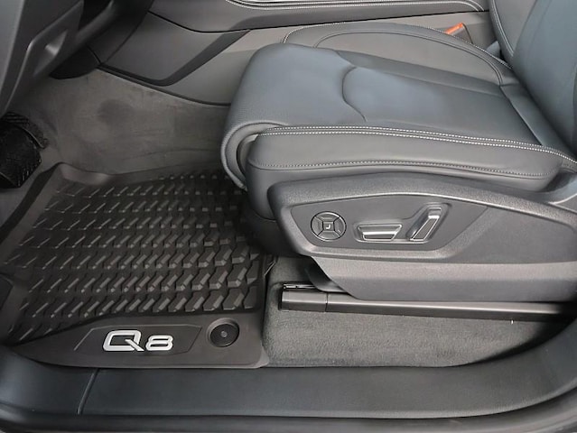 2026 Audi Q8 Prestige - Photo 12