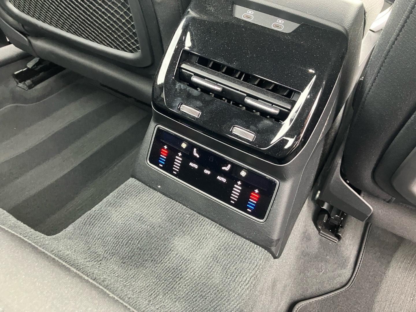 Bild über Audi A6 Limousine TDI 150 kW S tronic - für weitere Informationen kontaktieren Sie den Audi Partner