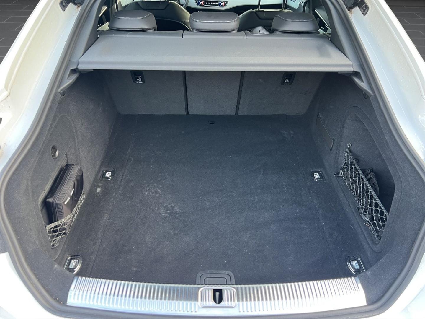 Bild über Audi A5 Sportback S line business 40 TFSI S tronic - für weitere Informationen kontaktieren Sie den Audi Partner