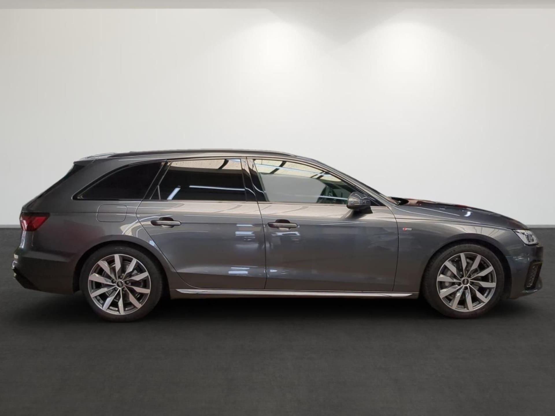 Audi A4 Avant S line