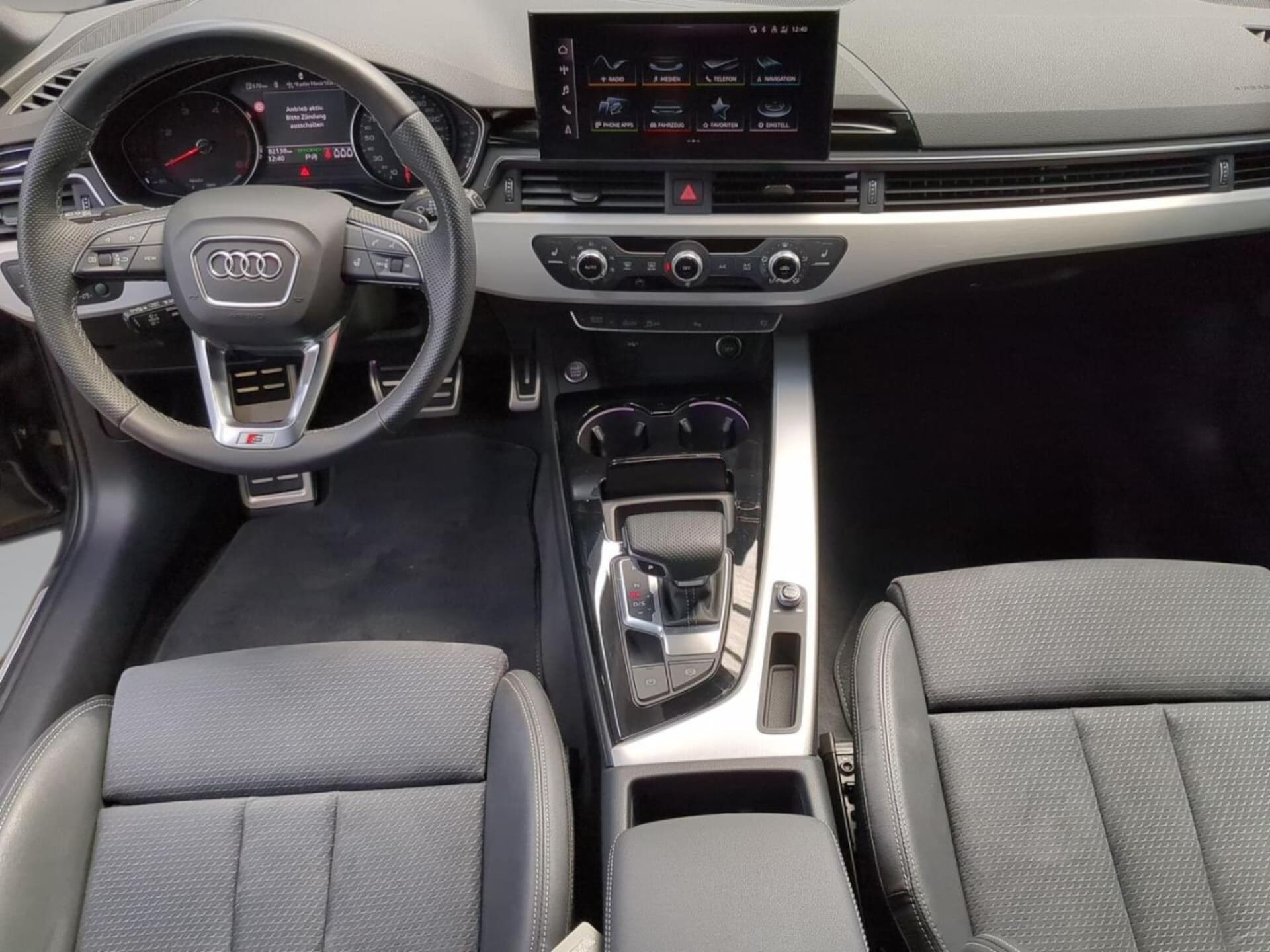 Audi A4 Avant S line