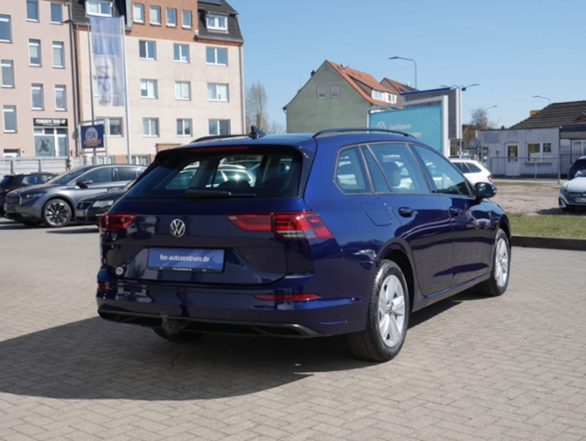 Volkswagen Golf Variant Life