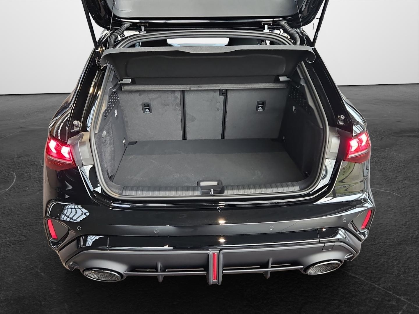Bild über Audi RS 3 Sportback RS 3 Sportback 294 kW S tronic - für weitere Informationen kontaktieren Sie den Audi Partner
