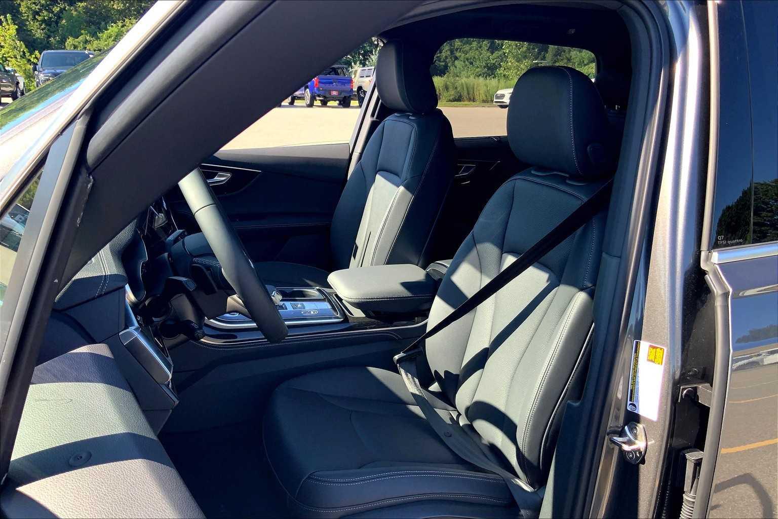 2025 Audi Q7 Premium Plus - Photo 9