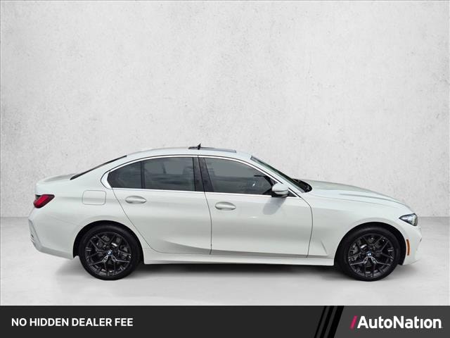 Photo of 2025 BMW 330i 