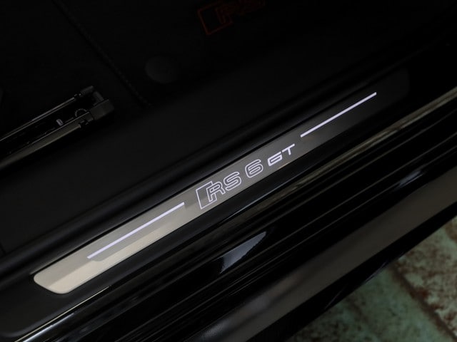 Image about Audi RS 6 Avant performance quattro tiptronic