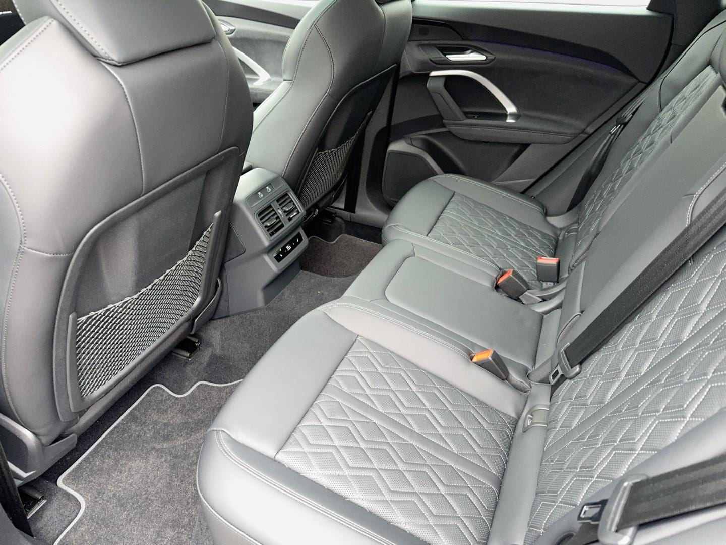 Bild über Audi Q5 Sportback TDI quattro 150 kW S tronic - für weitere Informationen kontaktieren Sie den Audi Partner