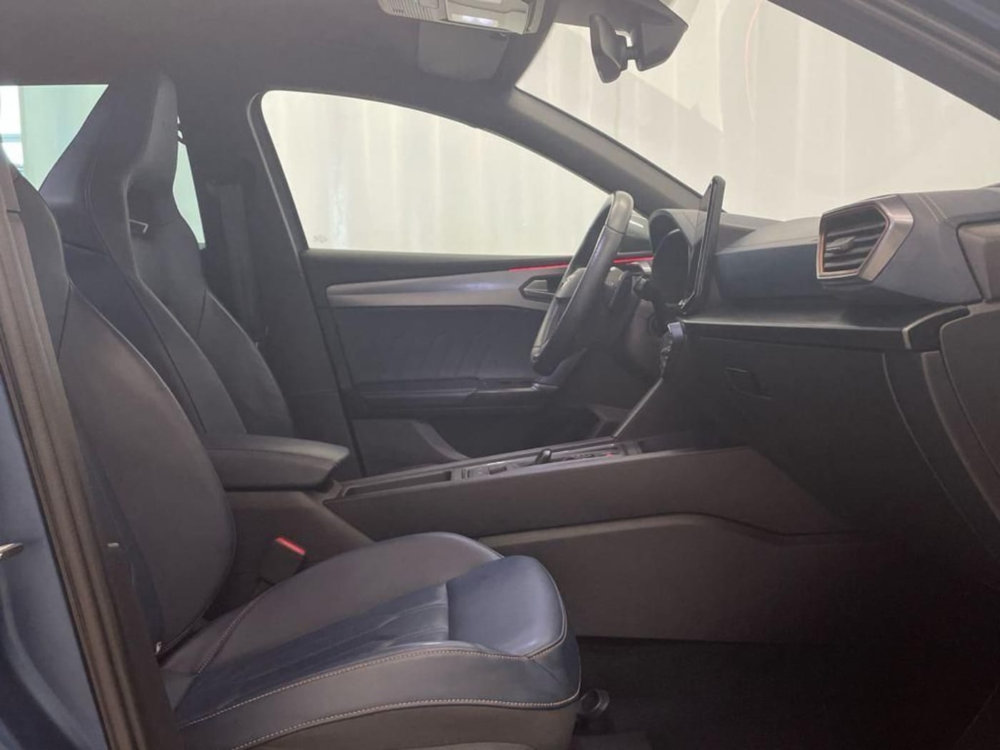 CUPRA Leon Sportstourer 1.5 eTSI DSG 110 kW (150 CV) — photo 5