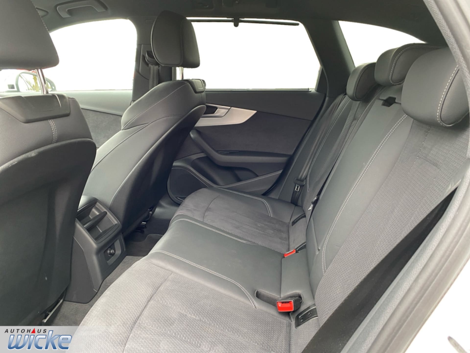 Audi A4 Avant S line
