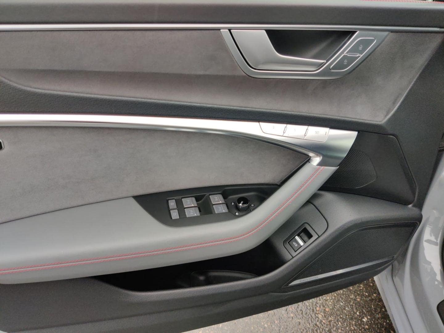 Bild über Audi S6 Avant TDI quattro tiptronic - für weitere Informationen kontaktieren Sie den Audi Partner