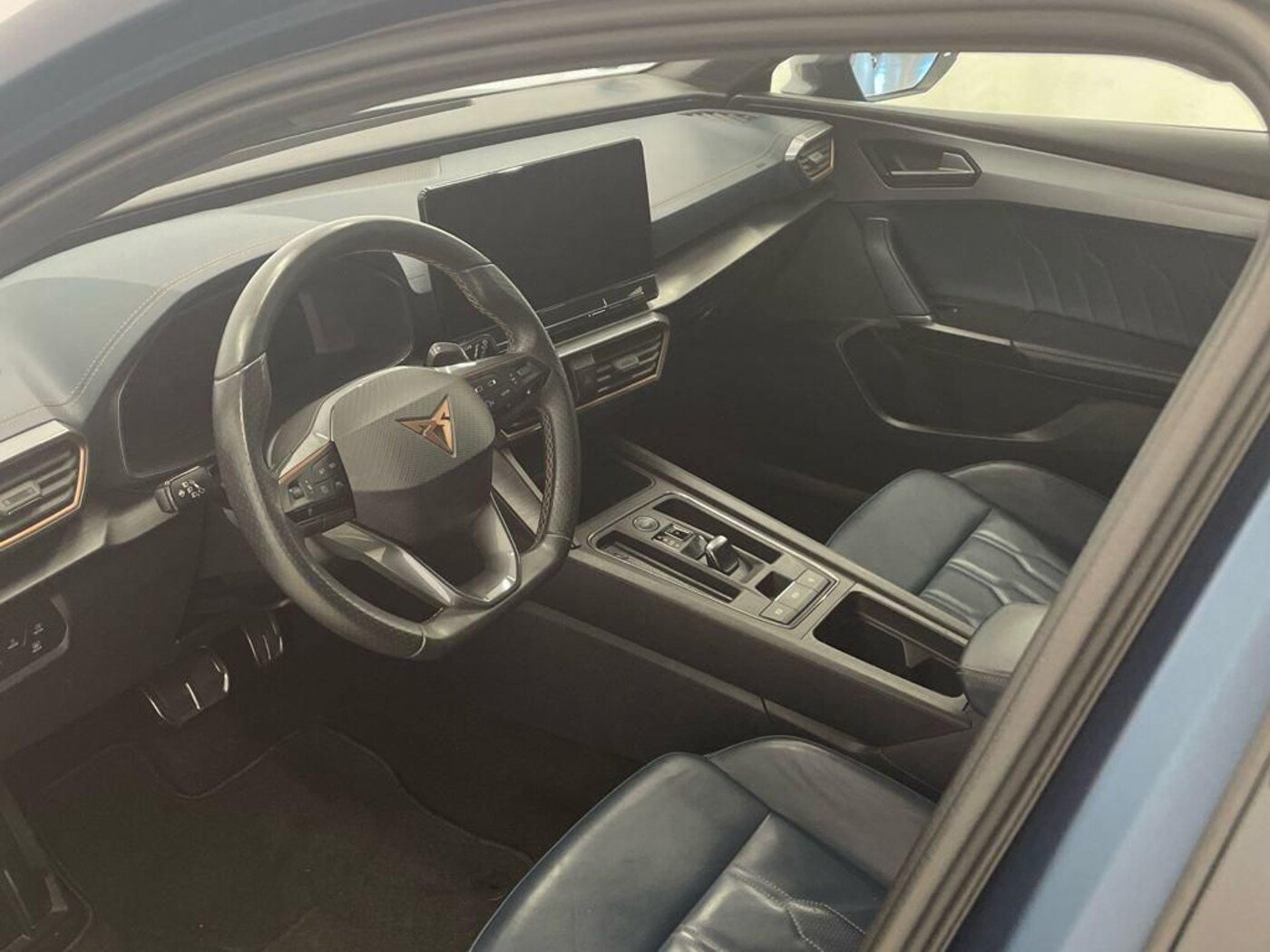 CUPRA Leon Sportstourer 1.5 eTSI DSG 110 kW (150 CV) — photo 16