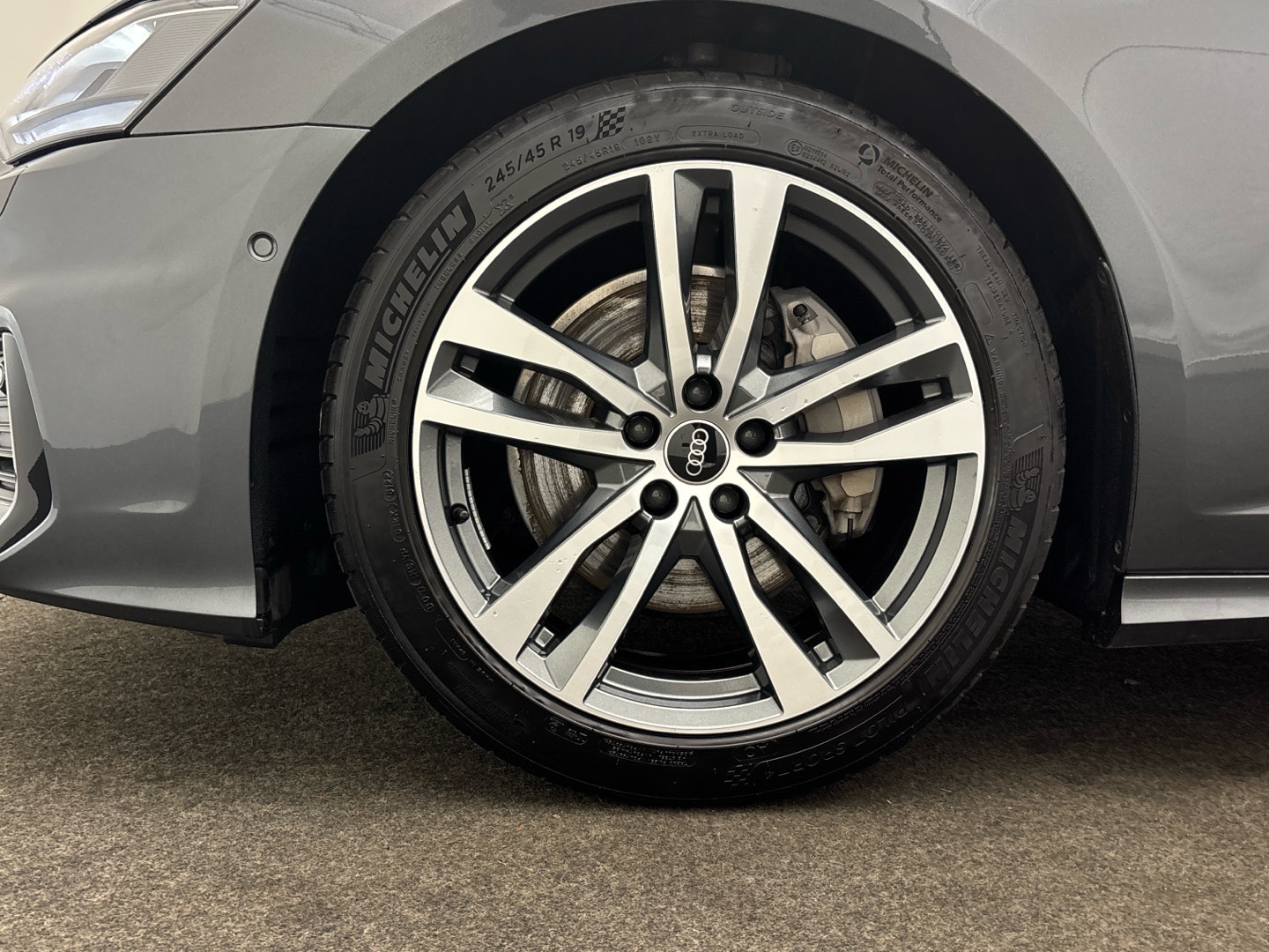 Bild über Audi A6 Avant sport 45 TFSI quattro S tronic - für weitere Informationen kontaktieren Sie den Audi Partner