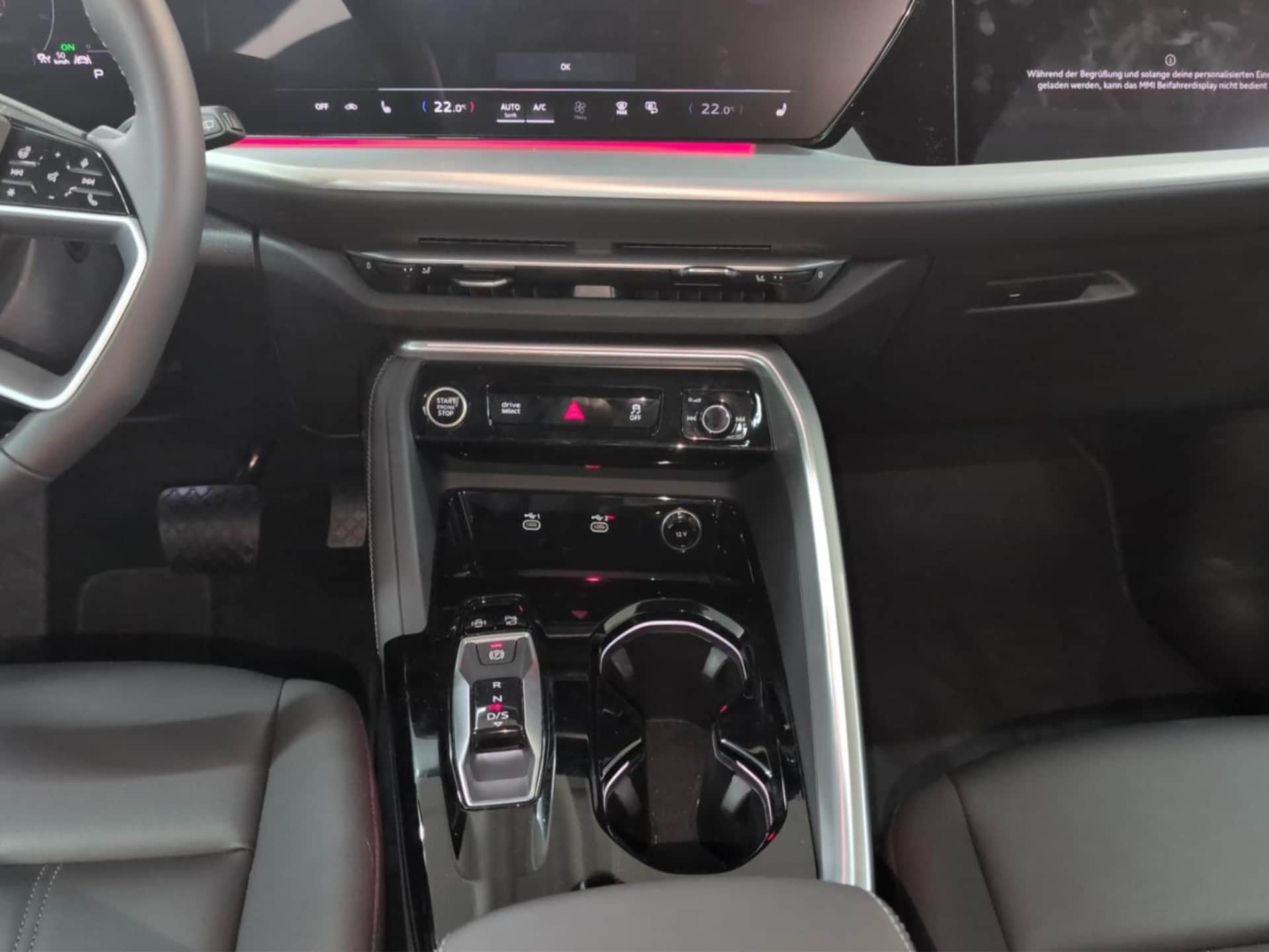 Audi Q5 Sportback edition one