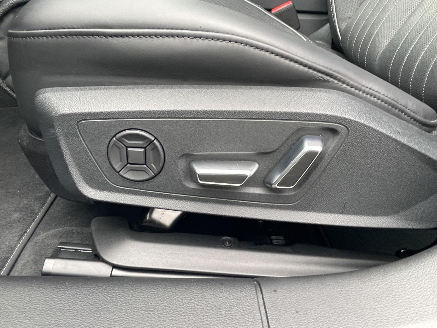 Bild über Audi A6 Limousine advanced 45 TFSI quattro S tronic - für weitere Informationen kontaktieren Sie den Audi Partner