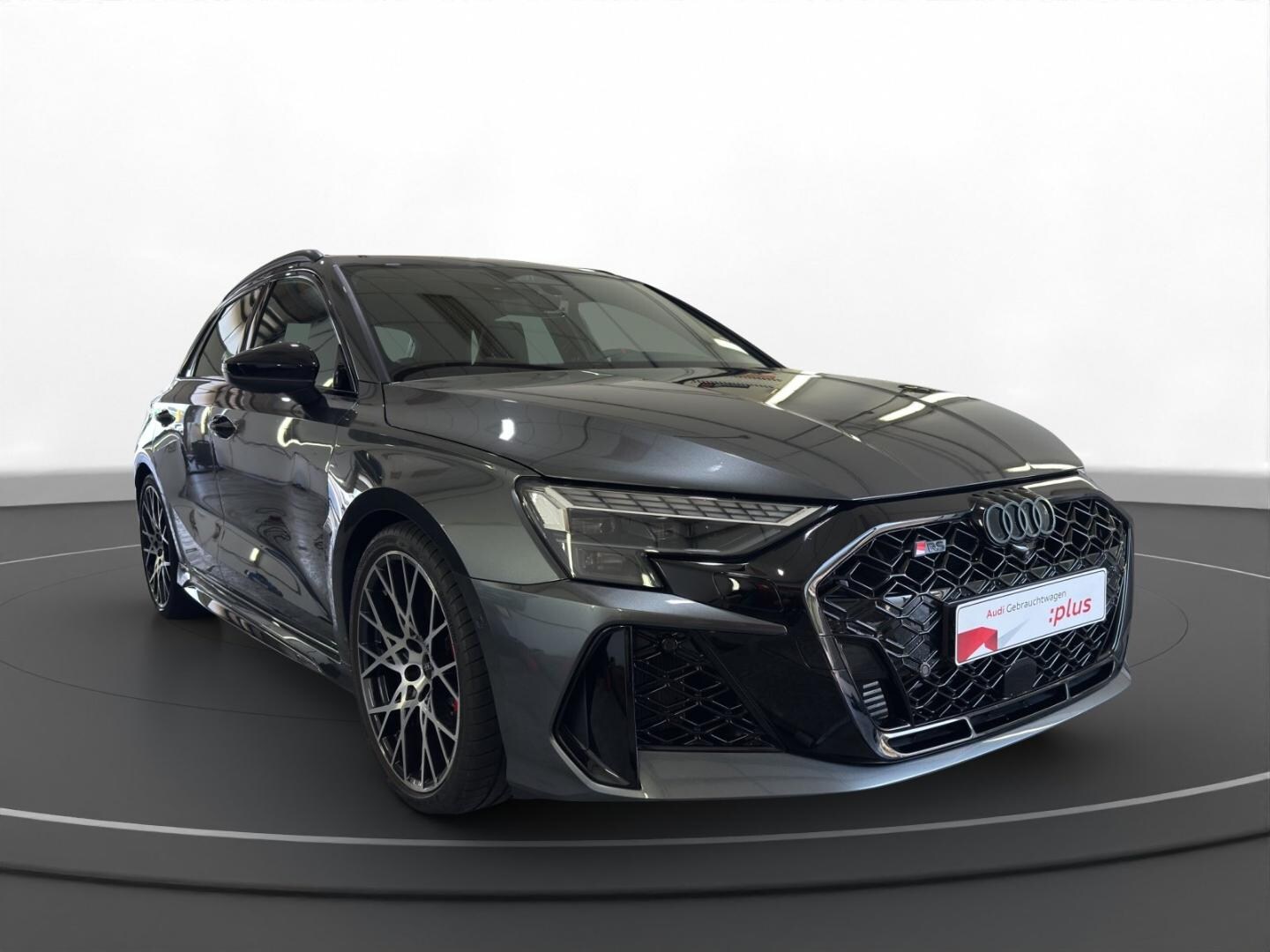 Bild über Audi RS 3 Sportback TFSI quattro 294 kW S tronic - für weitere Informationen kontaktieren Sie den Audi Partner