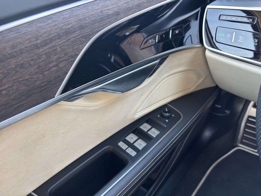 Image about Audi S8 TFSI quattro tiptronic