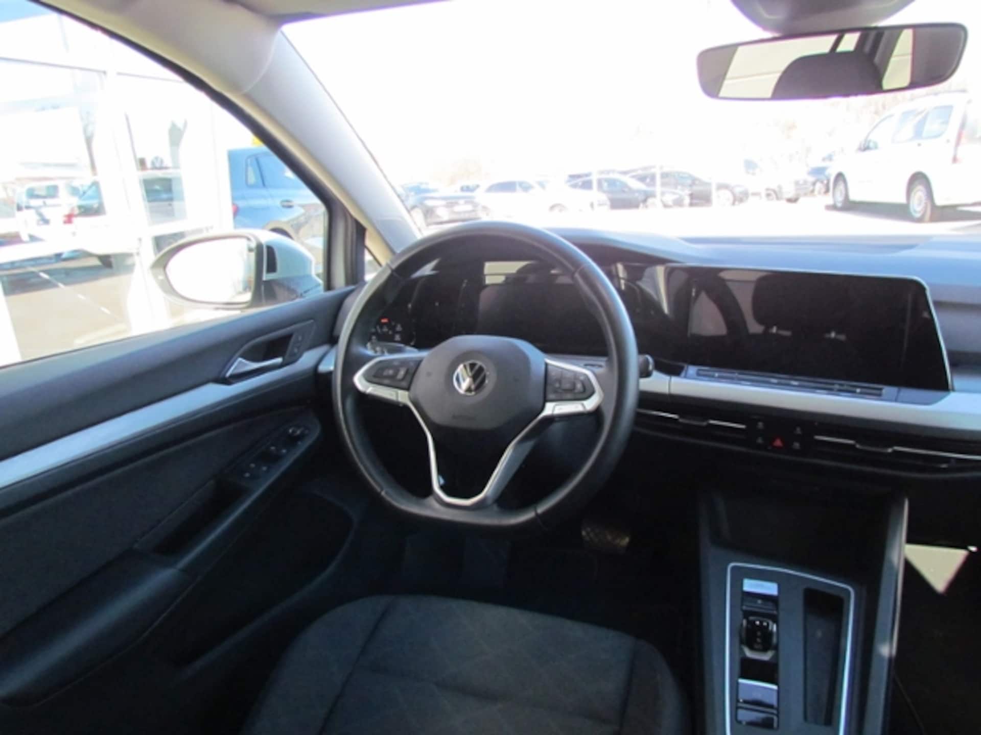 Volkswagen Golf Variant Life