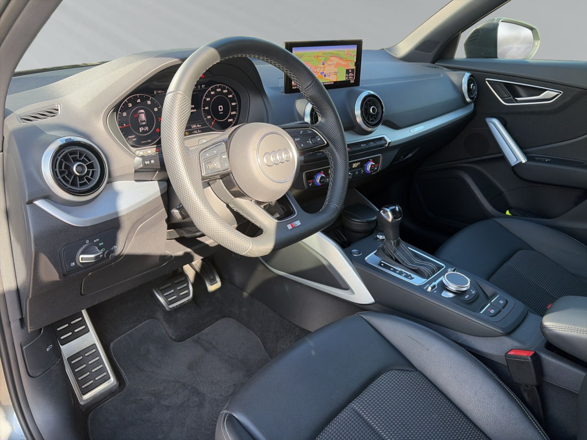 Audi Q2 S line