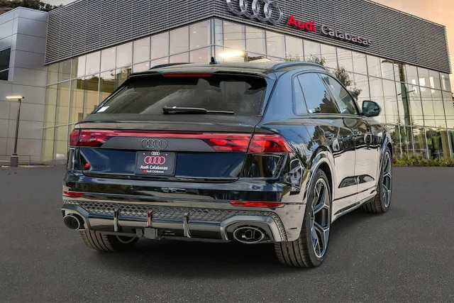 2026 Audi RS Q8 SUV performance