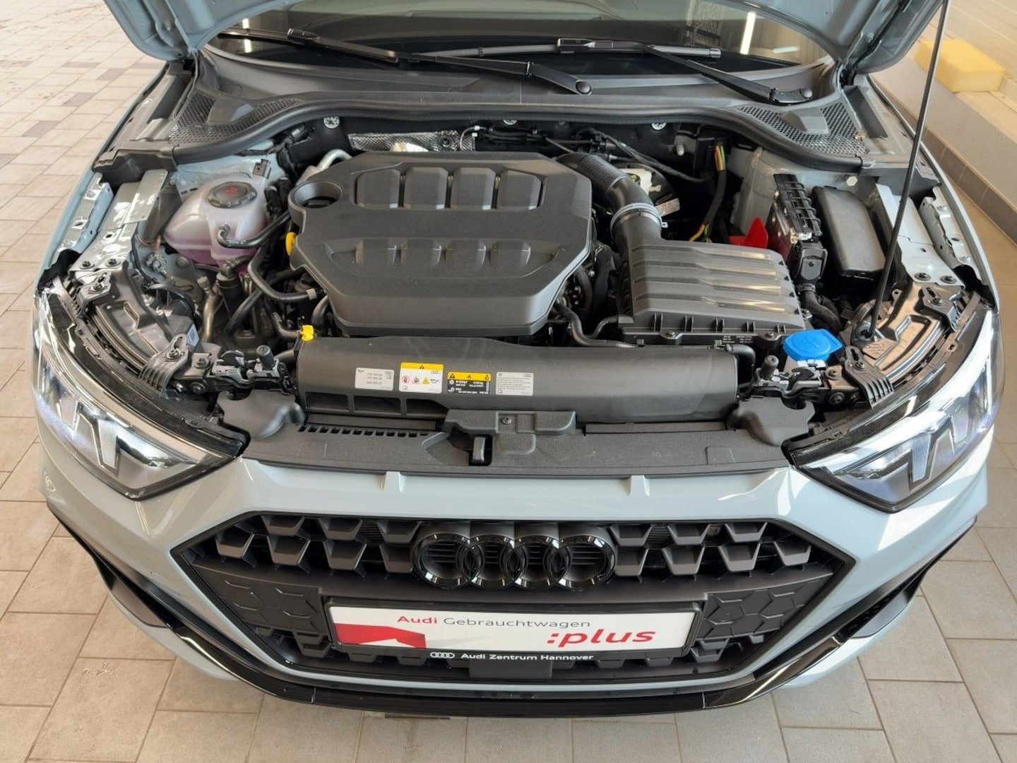 Bild über Audi A1 Sportback S line 40 TFSI S tronic - für weitere Informationen kontaktieren Sie den Audi Partner