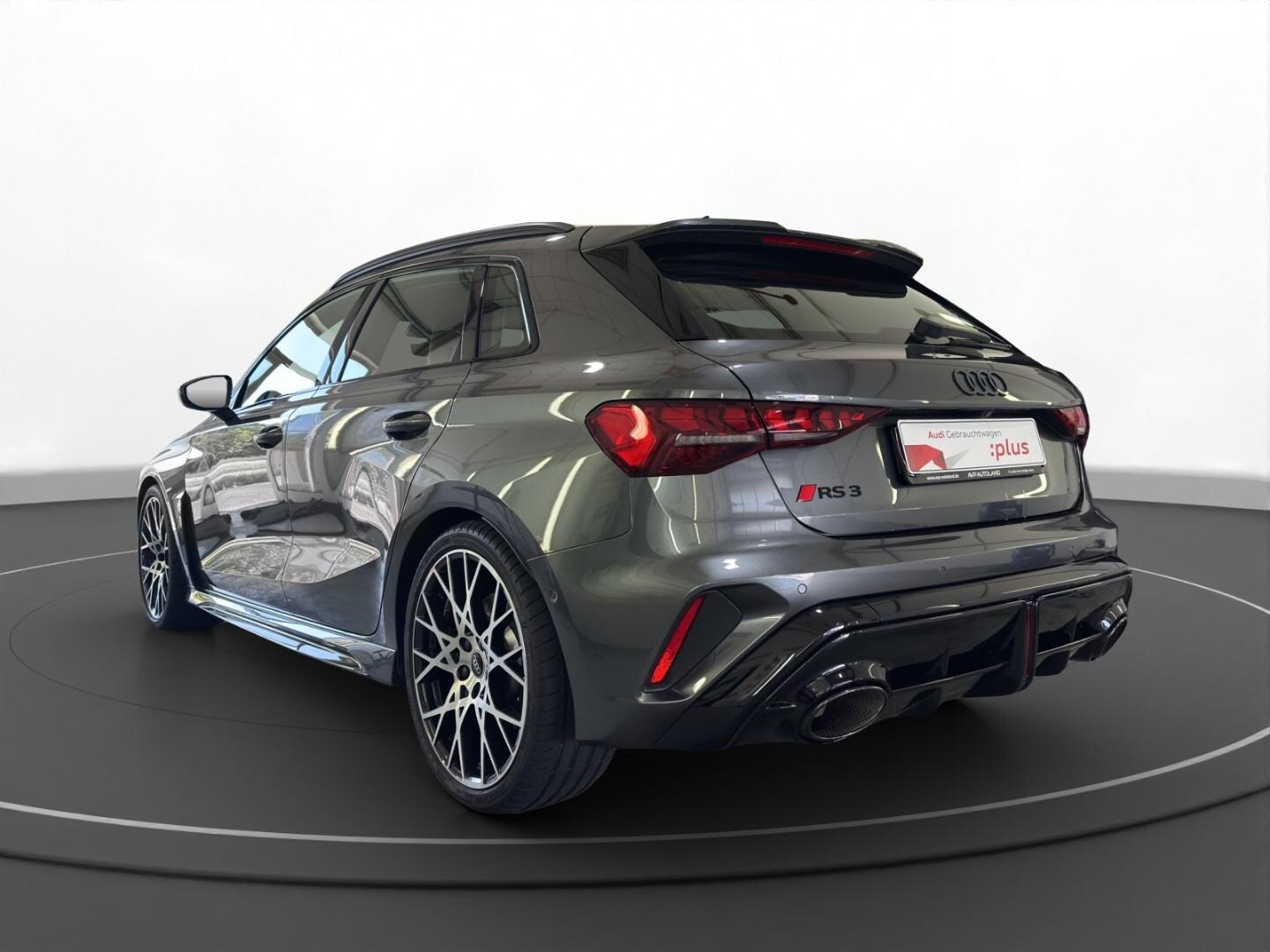 Bild über Audi RS 3 Sportback TFSI quattro 294 kW S tronic - für weitere Informationen kontaktieren Sie den Audi Partner