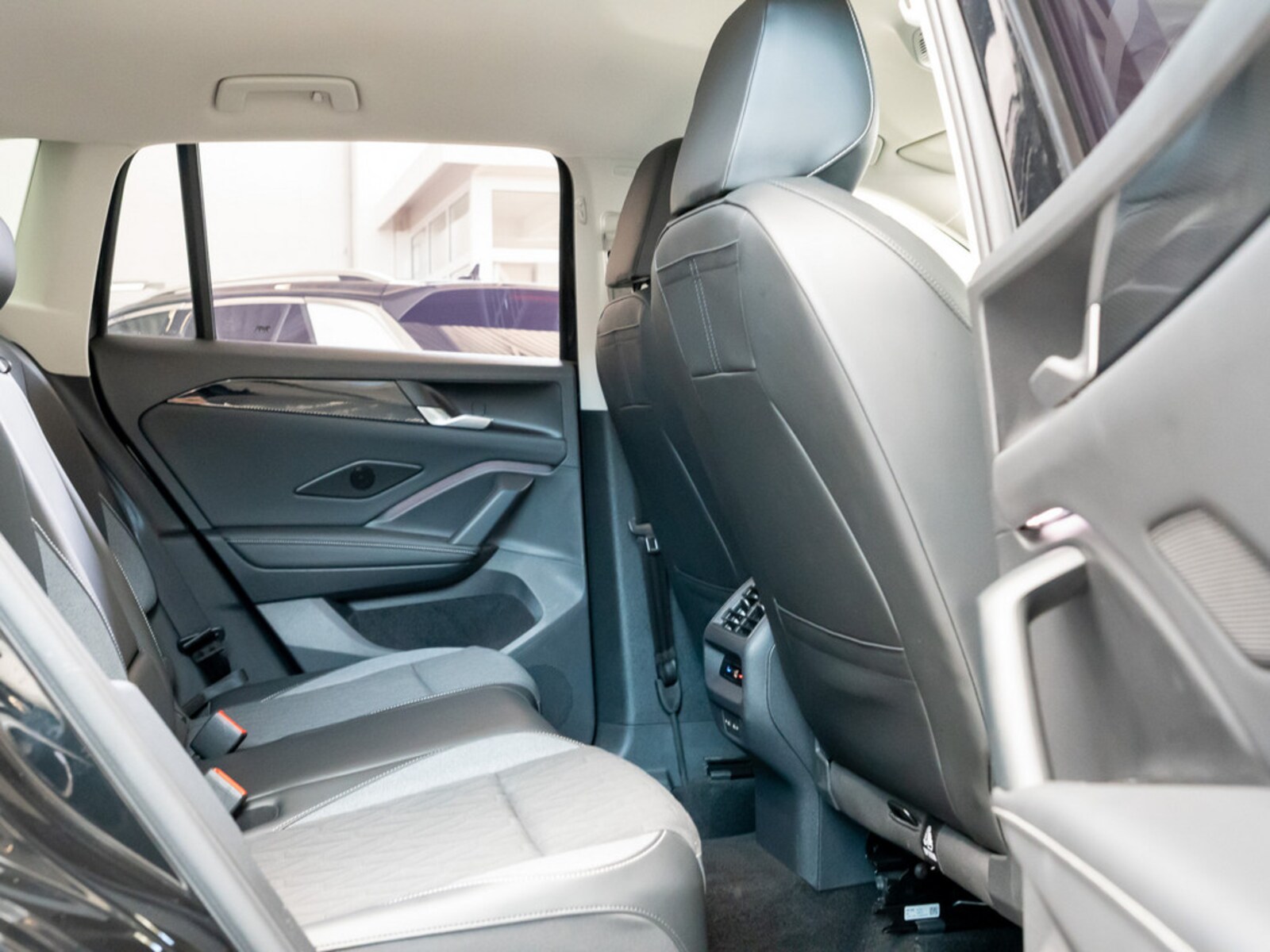 Volkswagen Tiguan – Bild 8