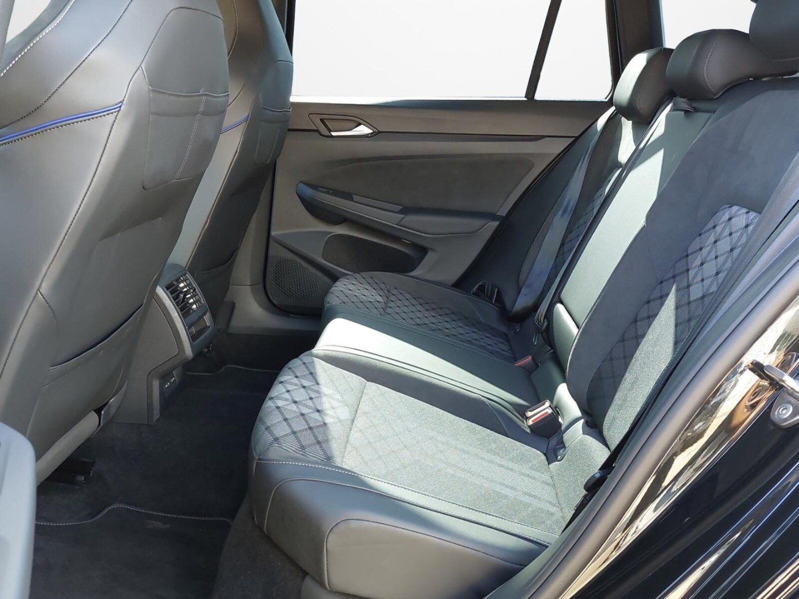 Volkswagen Golf Variant – Bild 12