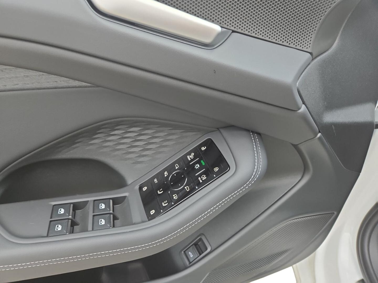 Bild über Audi A6 Avant TDI quattro 150 kW S tronic - für weitere Informationen kontaktieren Sie den Audi Partner