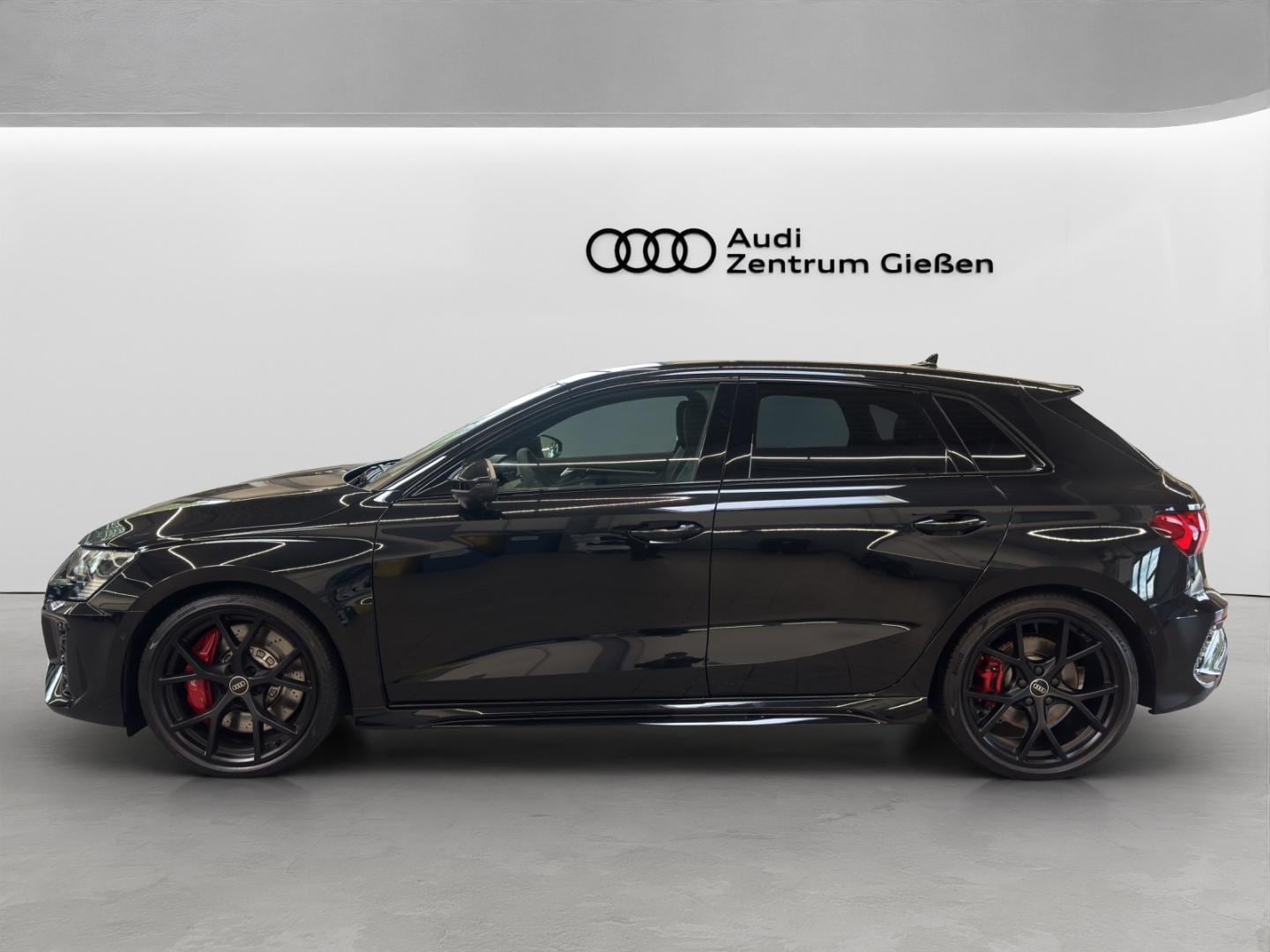 Bild über Audi RS 3 Sportback TFSI quattro S tronic - für weitere Informationen kontaktieren Sie den Audi Partner