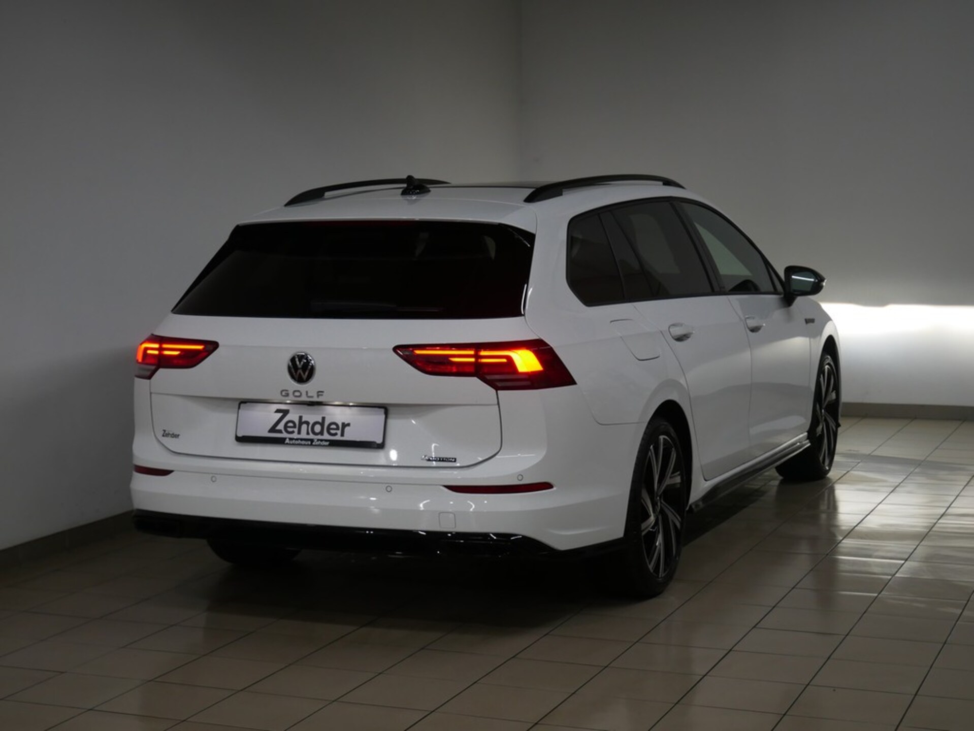Volkswagen Golf Variant R-Line