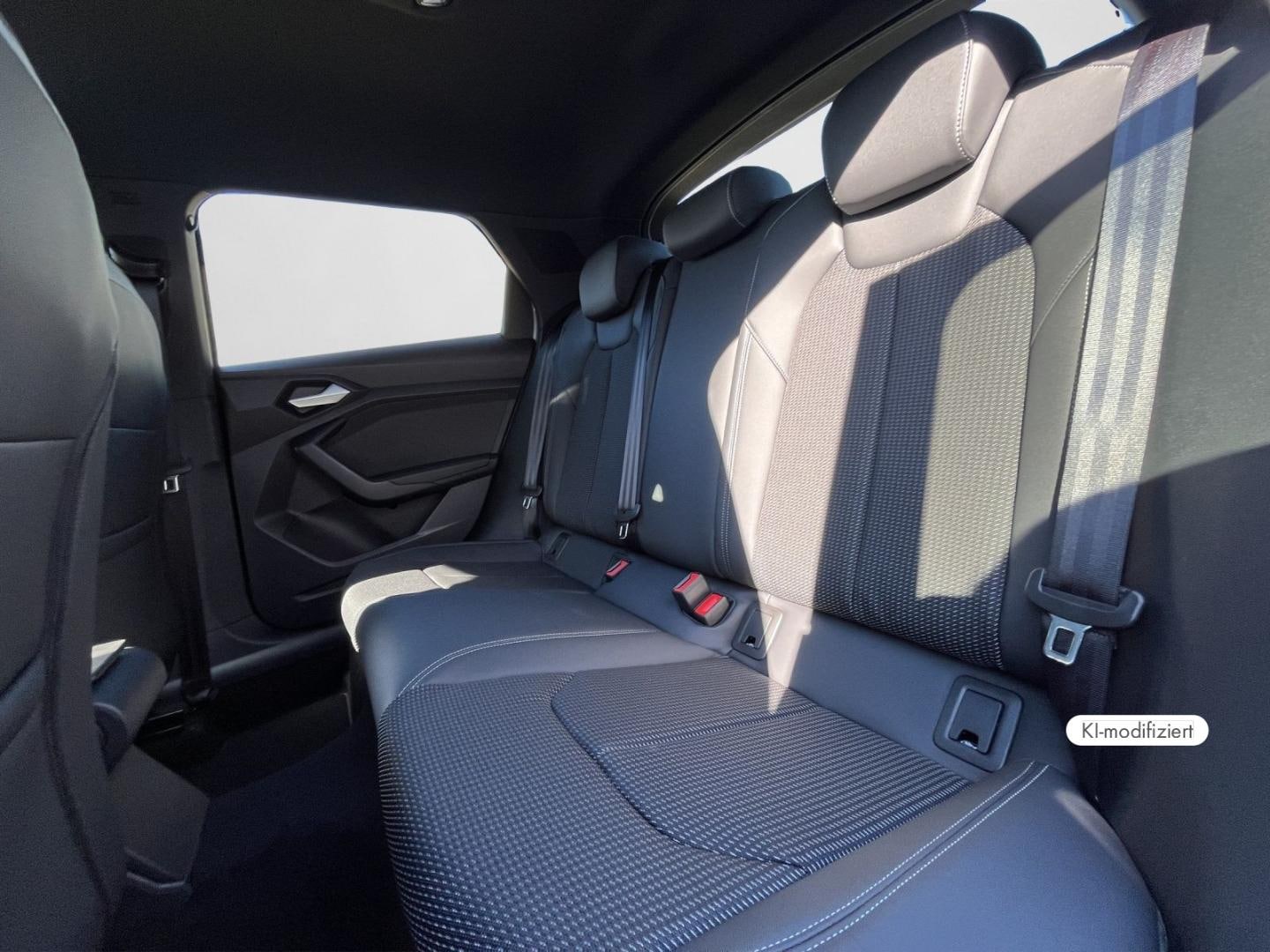 Bild über Audi A1 Sportback S line 30 TFSI S tronic - für weitere Informationen kontaktieren Sie den Audi Partner