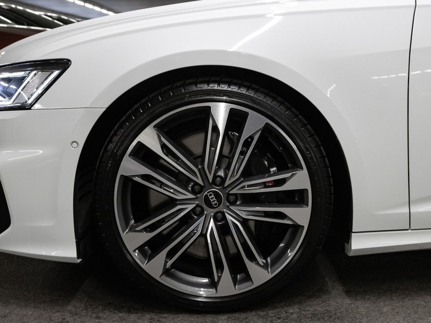 Bild über Audi S6 Avant TDI quattro tiptronic - für weitere Informationen kontaktieren Sie den Audi Partner