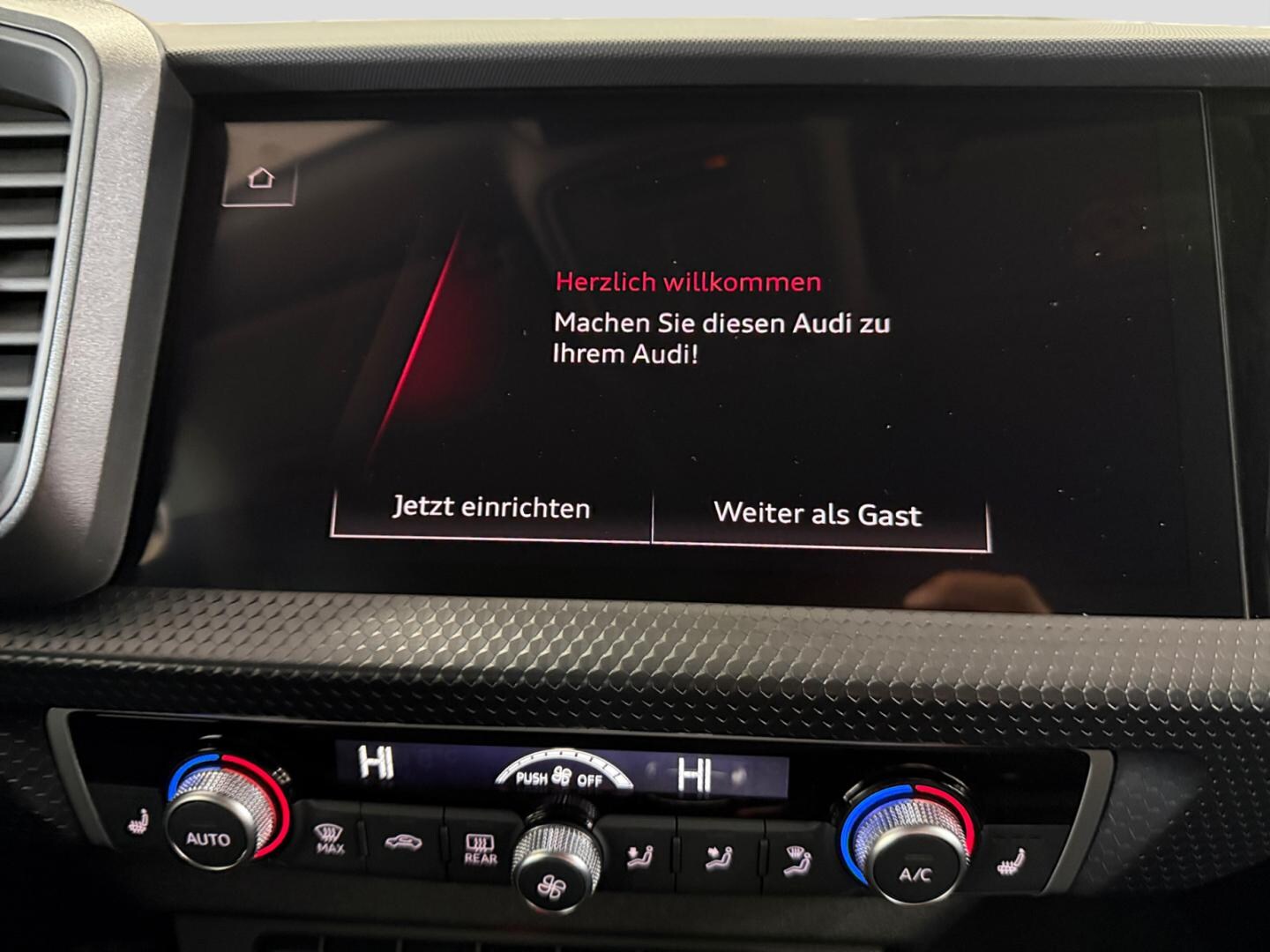 Bild über Audi A1 Sportback advanced 30 TFSI Schaltgetriebe - für weitere Informationen kontaktieren Sie den Audi Partner