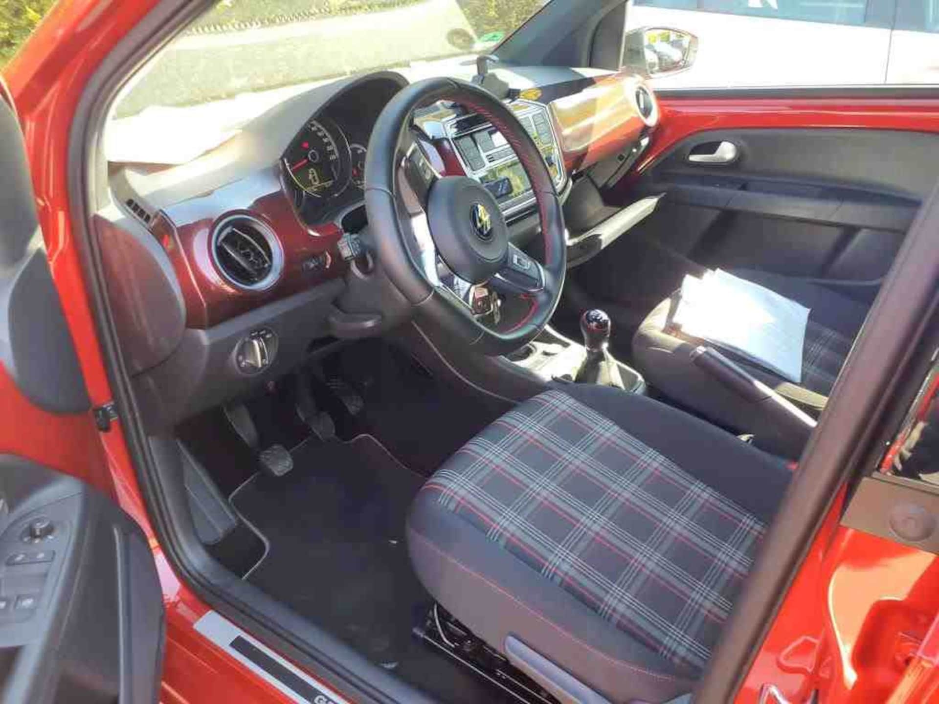 Volkswagen up! GTI