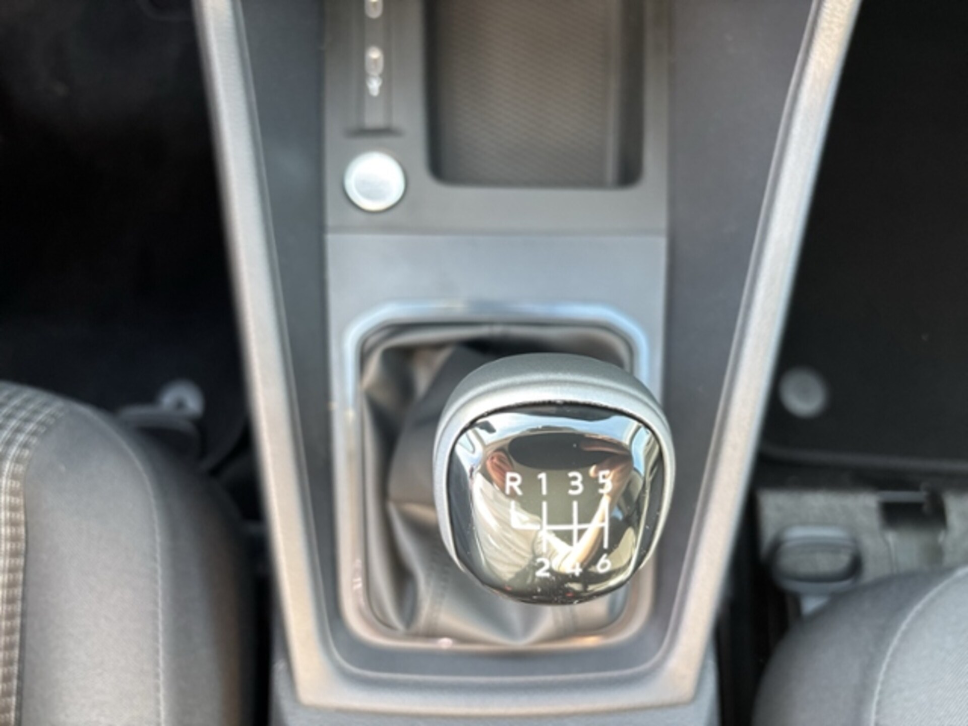 Volkswagen Caddy Basis-Modell