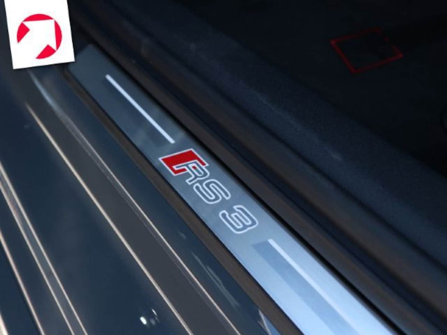 Bild über Audi RS 3 Limousine TFSI quattro 294 kW S tronic - für weitere Informationen kontaktieren Sie den Audi Partner