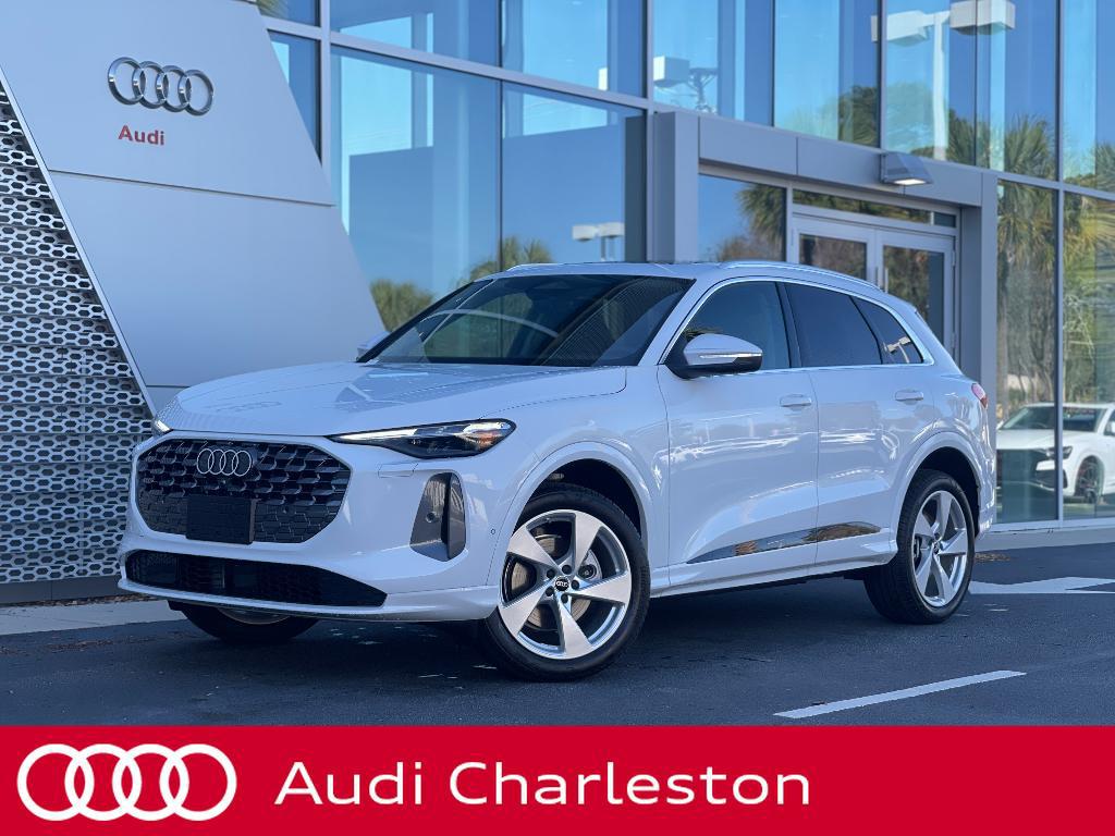 2025 Audi Q5 40 Premium Plus's photo