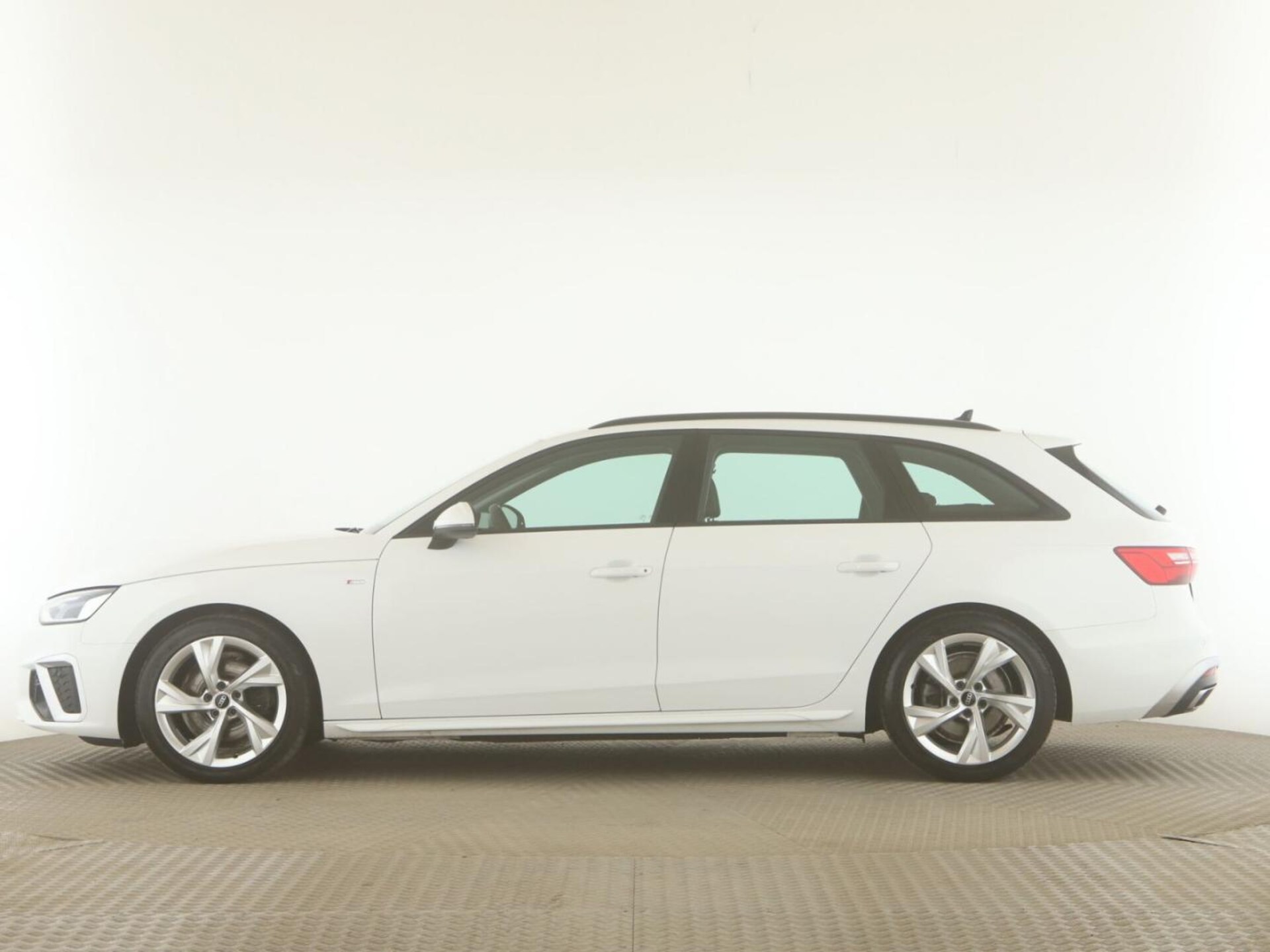 Audi A4 Avant S line