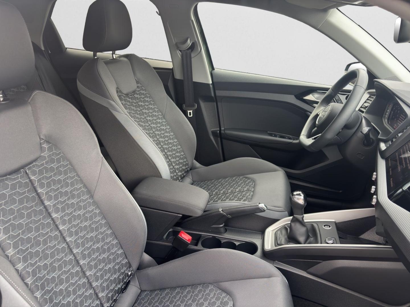Bild über Audi A1 Sportback advanced 30 TFSI Schaltgetriebe - für weitere Informationen kontaktieren Sie den Audi Partner