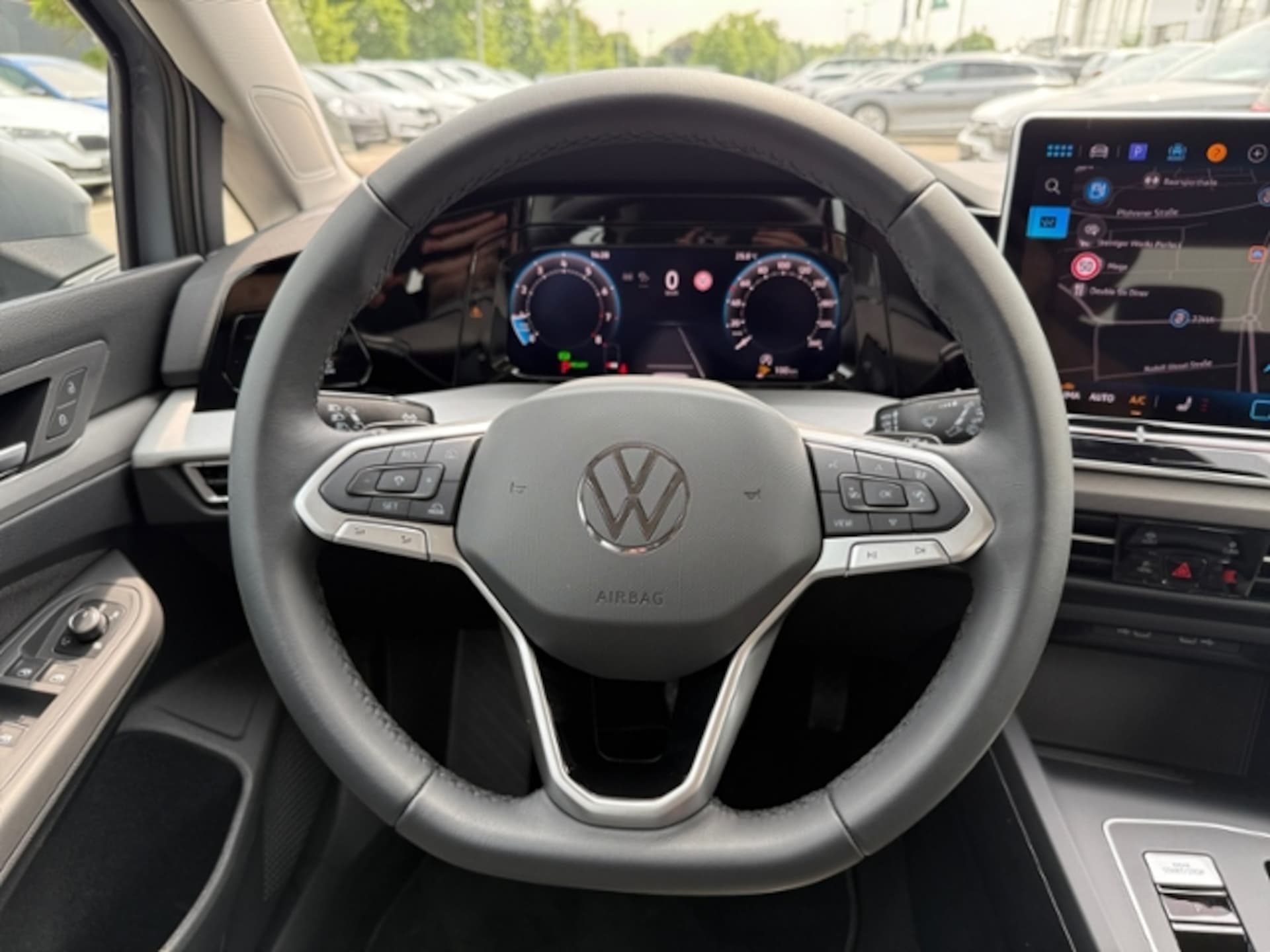 Volkswagen Golf Life