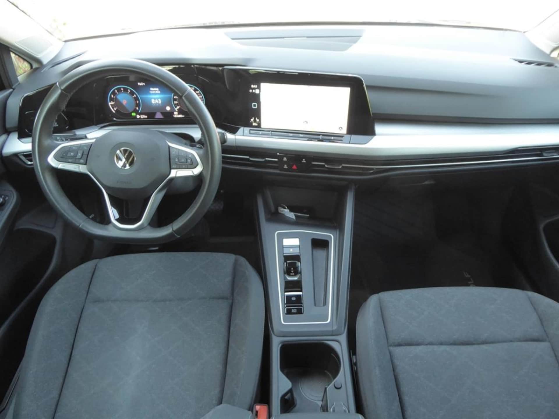 Volkswagen Golf Life
