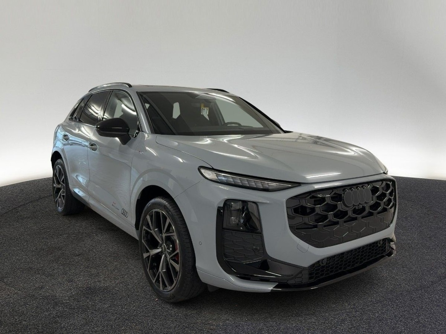 Bild über Audi Q3 SUV TFSI quattro 195 kW S tronic - für weitere Informationen kontaktieren Sie den Audi Partner