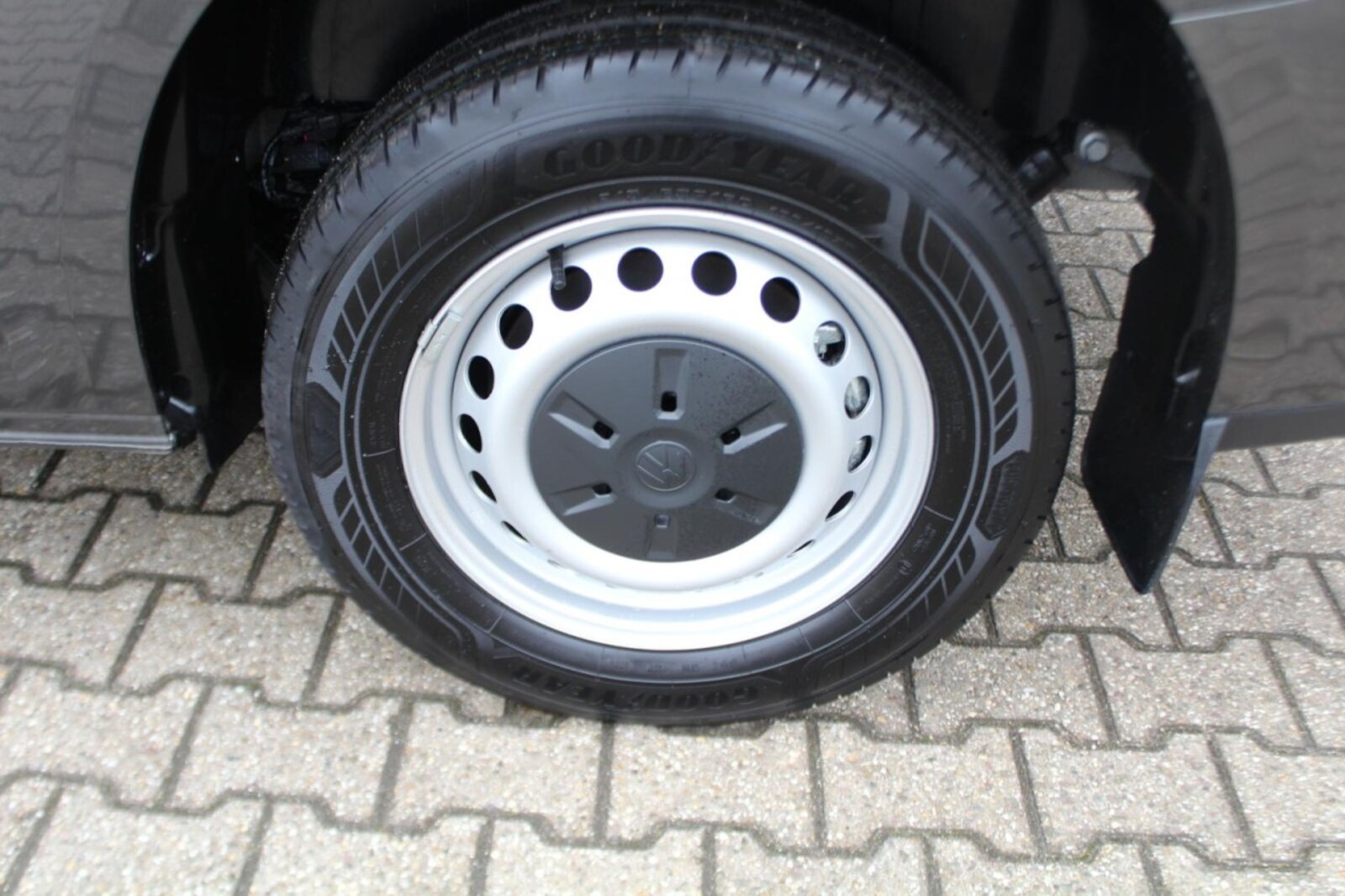 Volkswagen Transporter Kasten langer Radstand – Bild 4