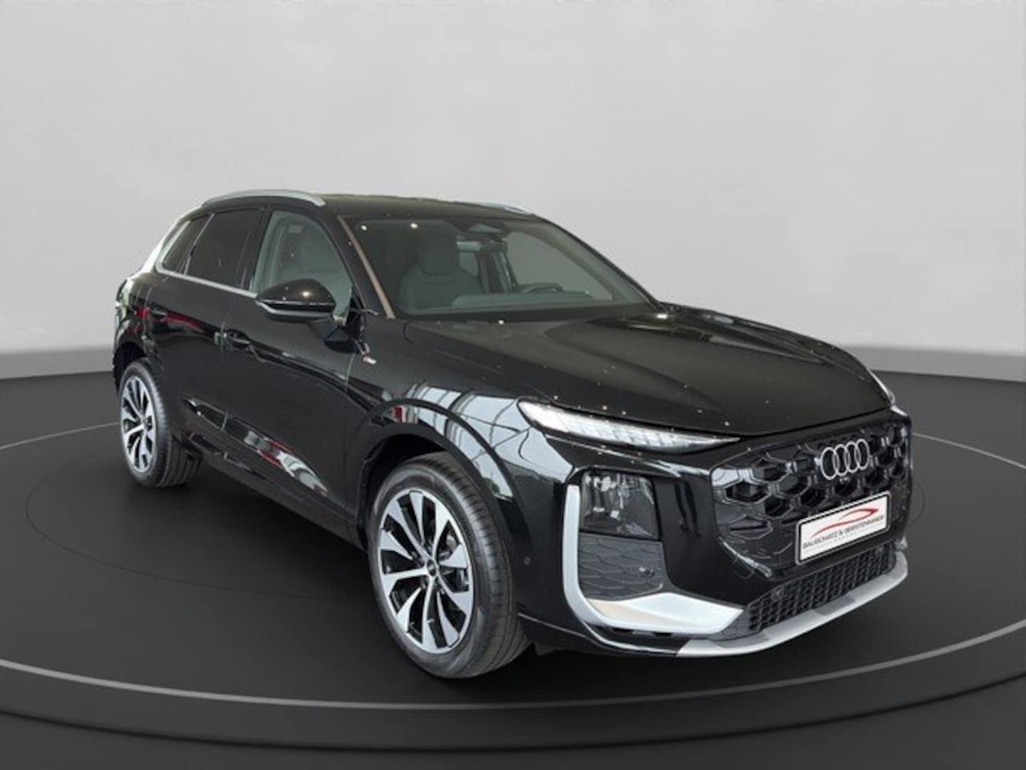 Bild über Audi Q3 SUV TFSI 110 kW S tronic - für weitere Informationen kontaktieren Sie den Audi Partner