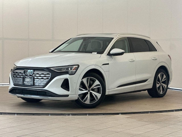 Photo of 2024 Audi Q8 e-tron