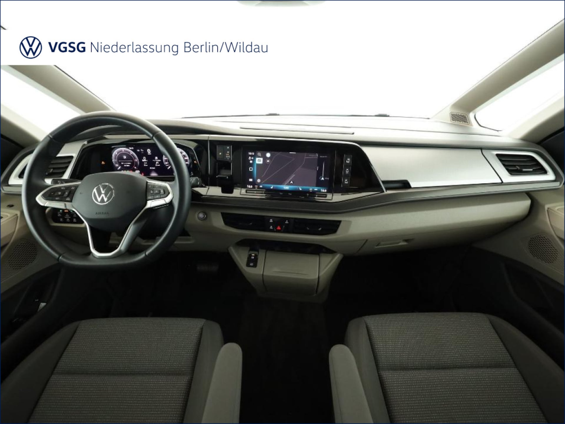 Volkswagen Multivan Langversion Basis-Modell
