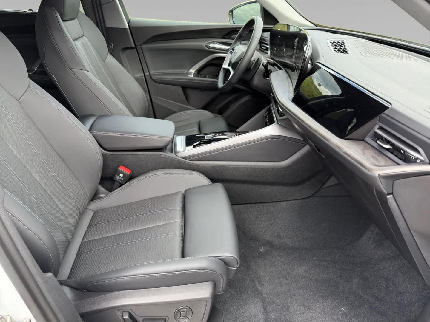2025 Audi Q5 Premium Plus - Photo 9